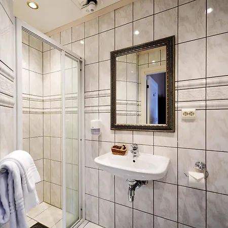 Hotel Kronen Gaard 4*